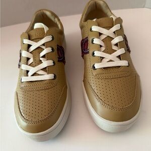 Spenco Cambridge Tan Leather Athletic Sneakers with White Laces Women’s 7 NEW